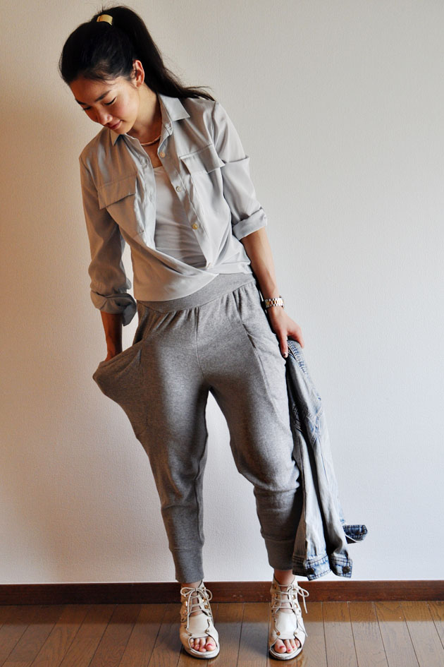 Gray sweatpants with big pockets Vivat Veritas