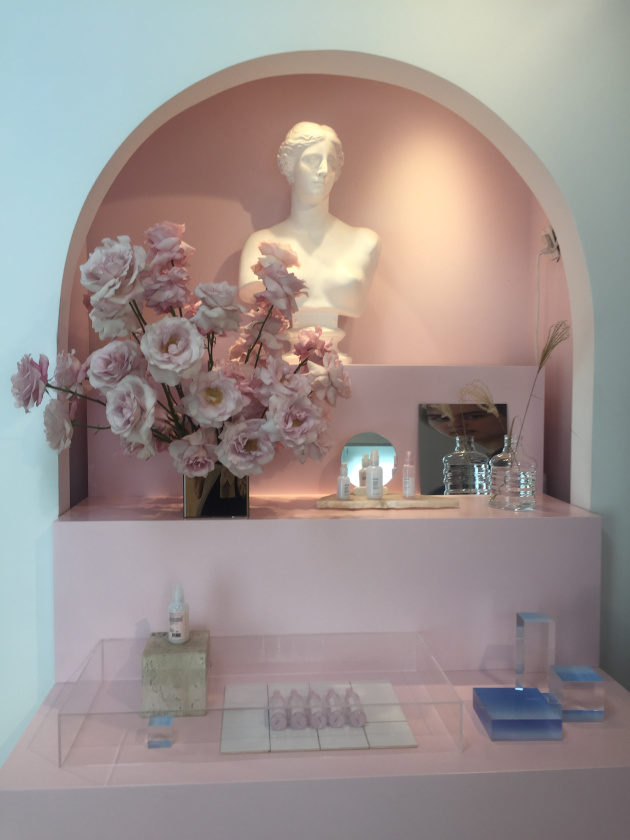 glossier ショールーム　NYC