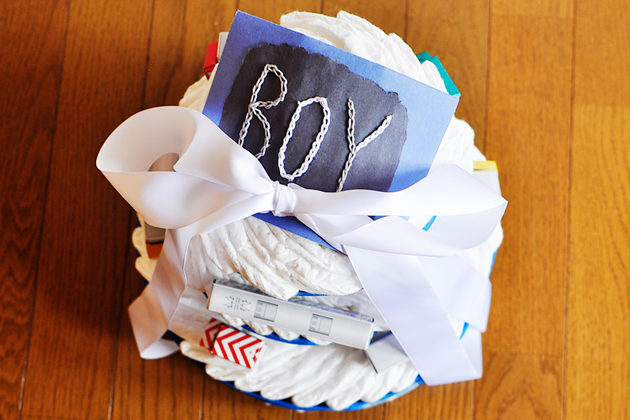 DIY tutorial how to make a diaper cake