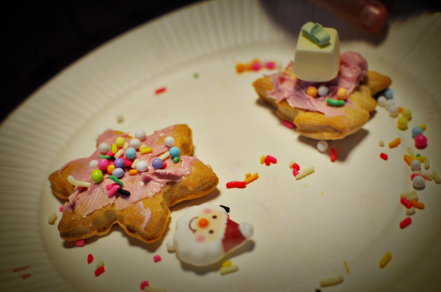 kids christmas cookie decoration pink icing