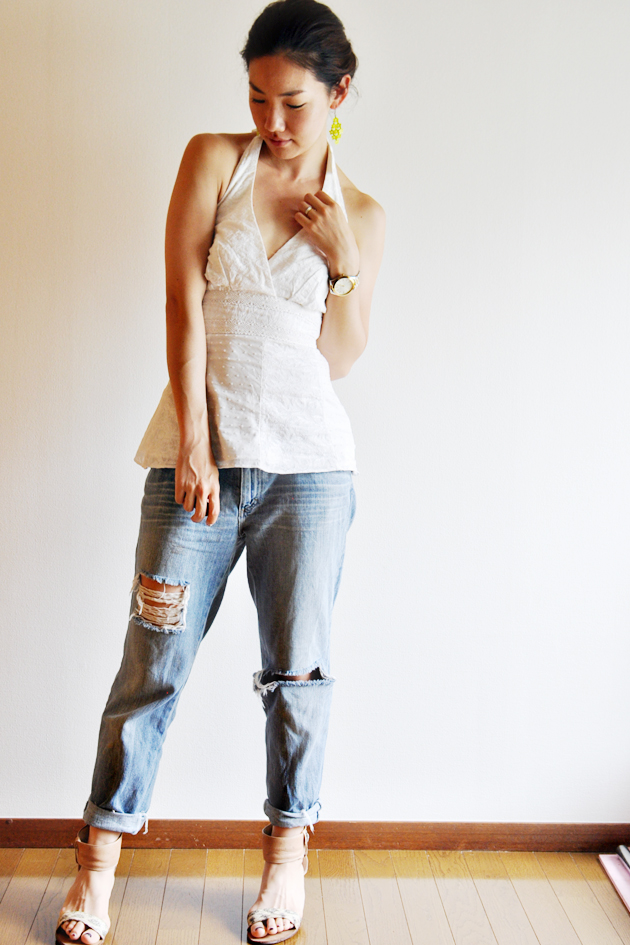 Easy DIY Refashion of White Halter Top (via vivatveritas.com)