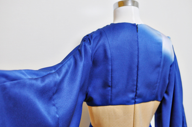 blue kimono dress via vivatveritas
