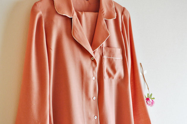 pink-and-beige-pipping-carolyn-pajamas